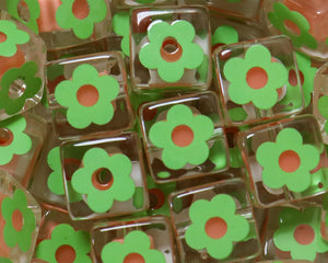 17Mm Green Flower Acrylic Cube Pack
