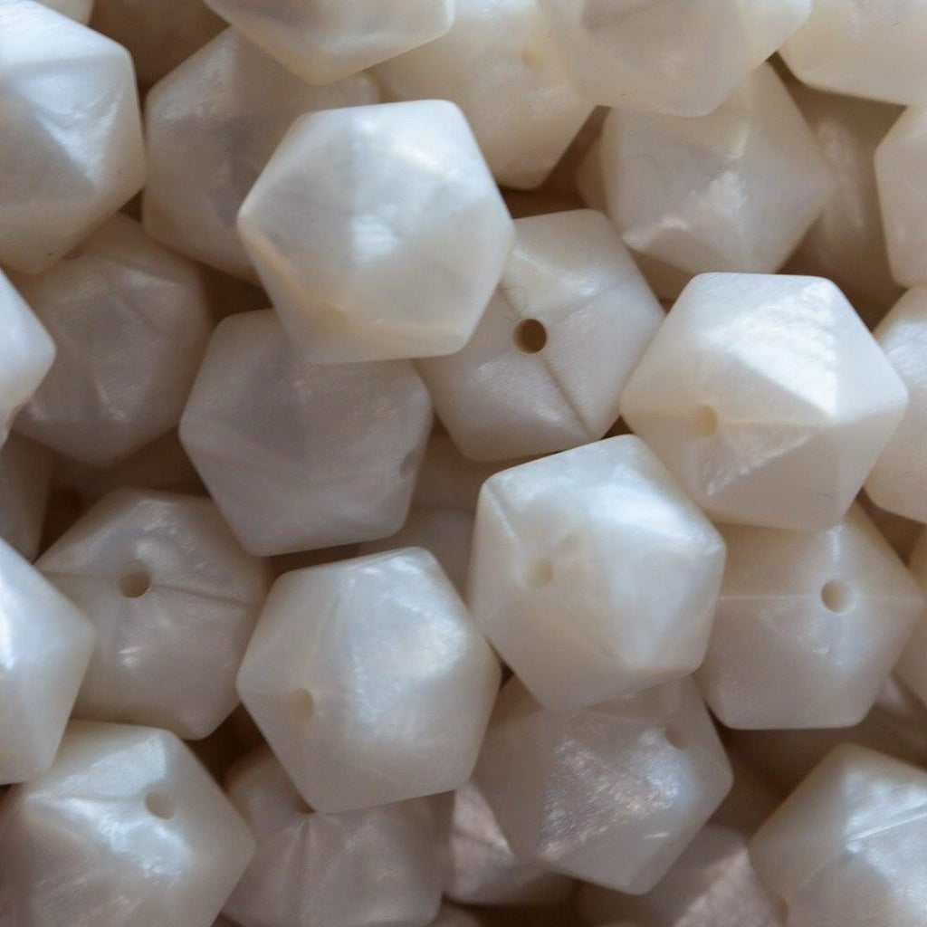 100 18mm Round Beads White Pearl