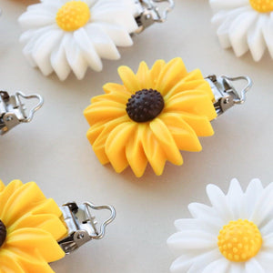 Flower Pacifier Clips | silicone beads