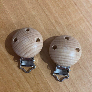 WoodBeech Wood Pacifier Clip with three holes | silicone 